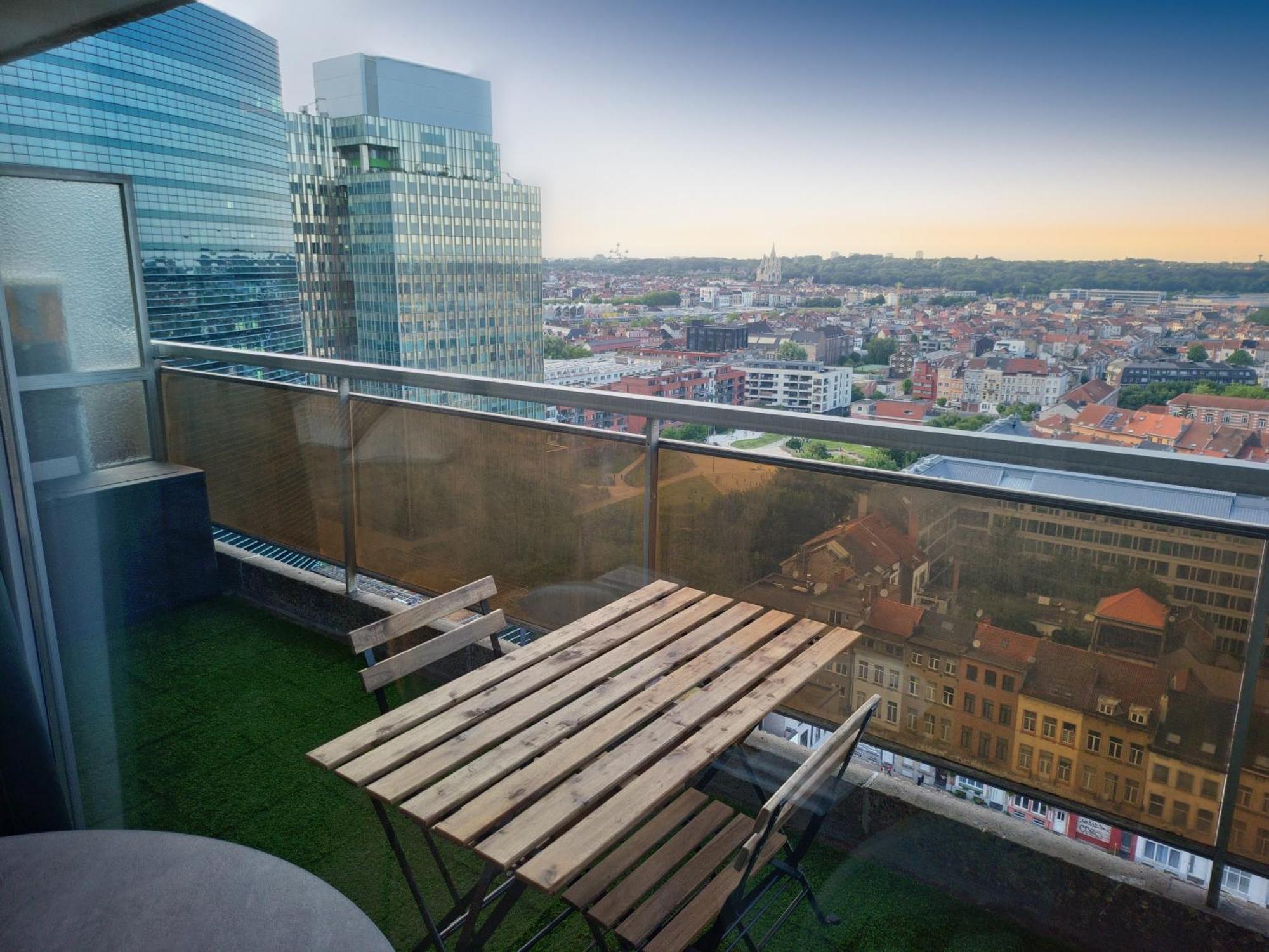 Studio Avec Vue Panoramique Et Parking Gratuit Bruxelles Eksteriør billede